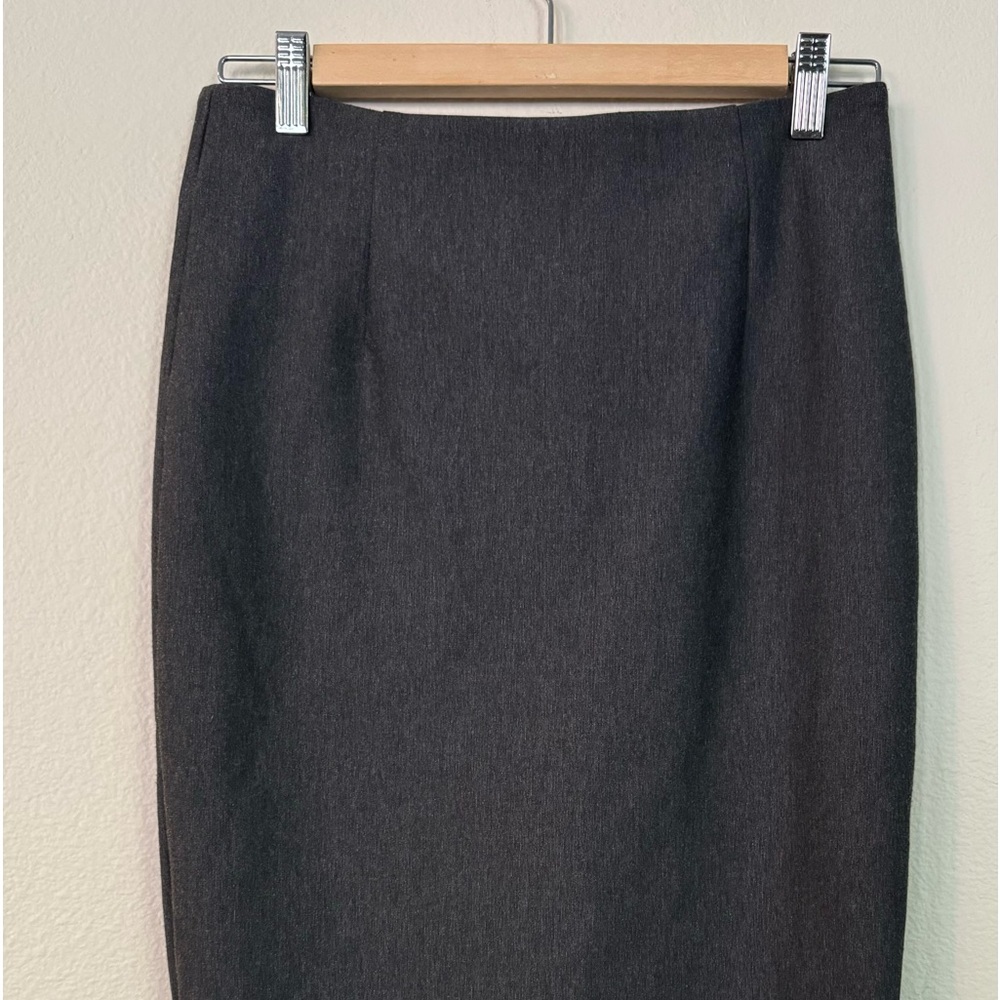 Skirt- Grey by LuLus size M. Zip in back. Business/Casual in good condition